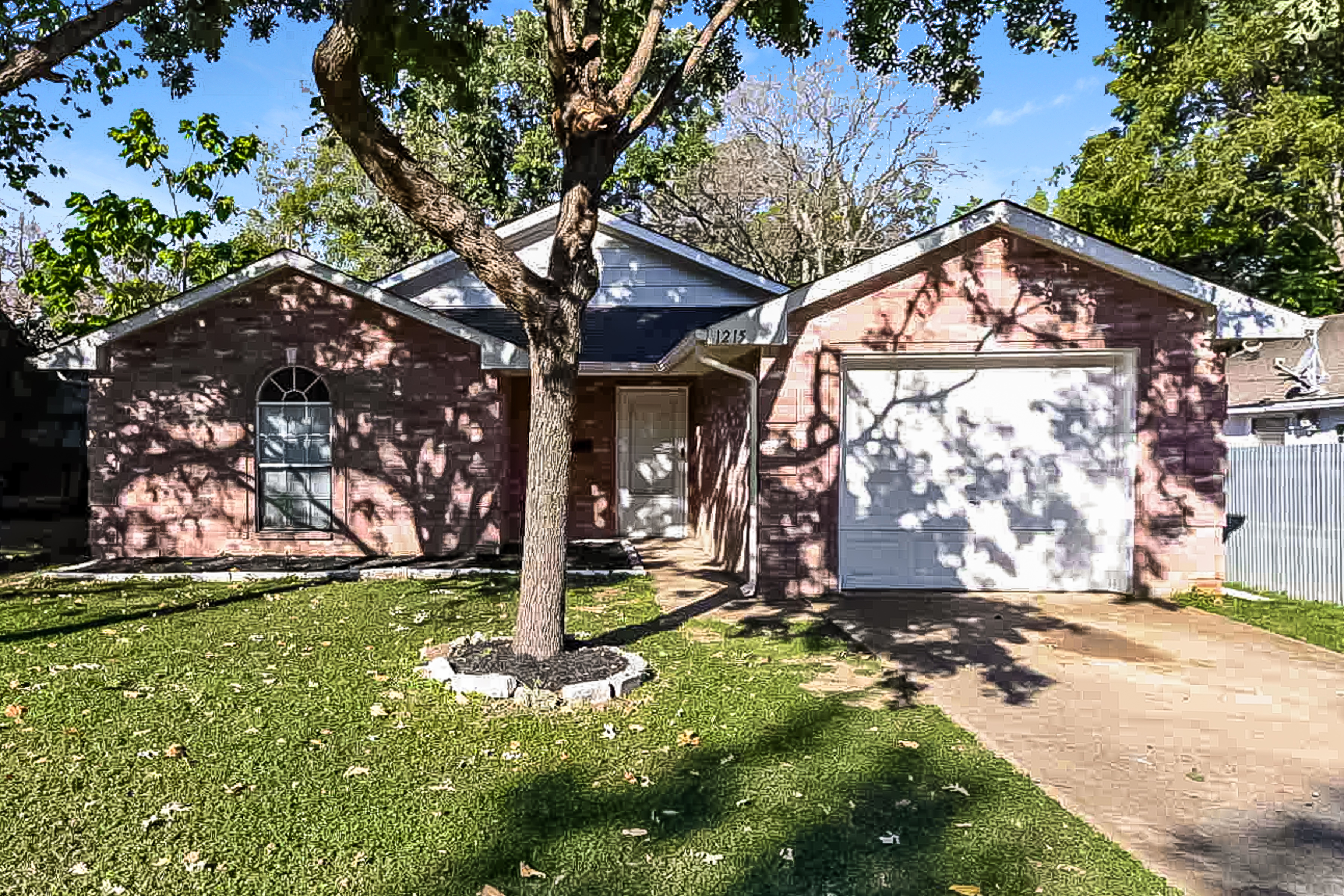 1215 S Oak Cliff Blvd Dallas, TX 75208